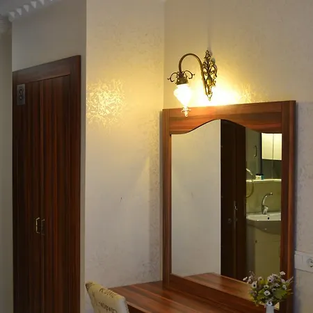 Peradise Hotel